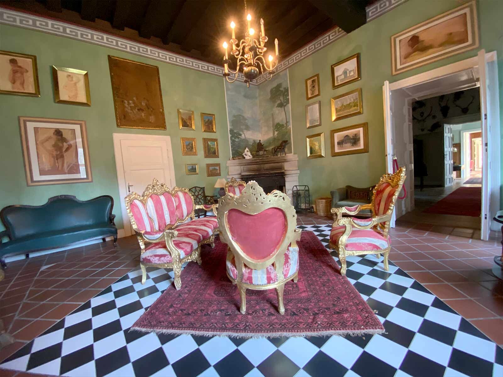 Schloss Aschach, Moto Guzzi V85TT, Moto Guzzi Austria, Motorradclub Guzzisti Montfort Österreich