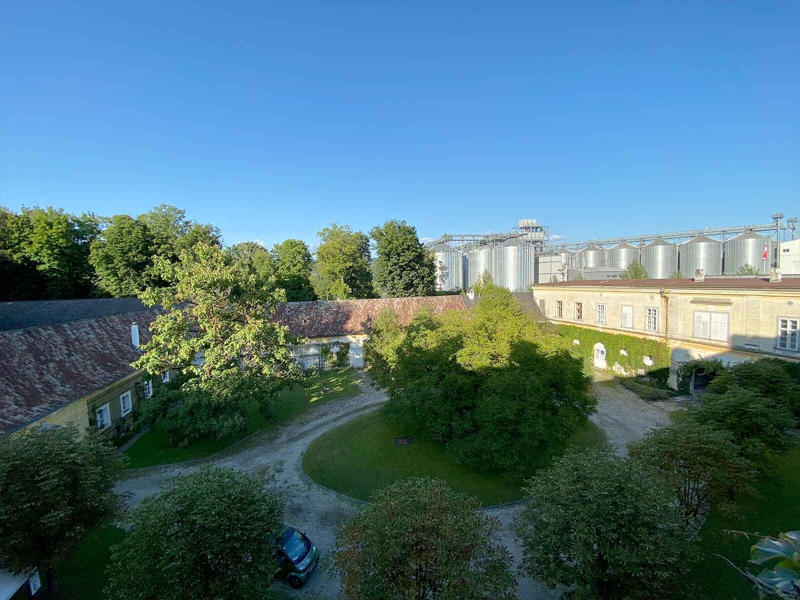 Schloss Aschach, Moto Guzzi V85TT, Moto Guzzi Austria, Motorradclub Guzzisti Montfort Österreich