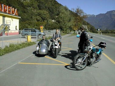 Erste Rast auf dem Weg durch die Schweiz GMG Mandello, erste Rast auf dem Weg durch die Schweiz