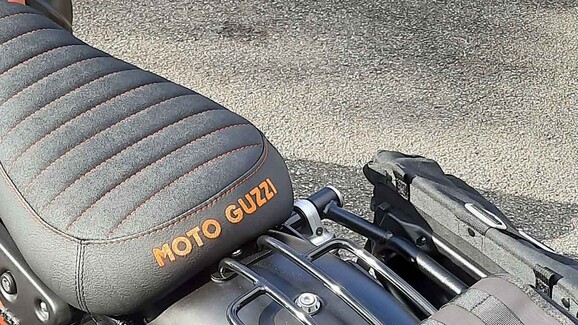 Moto Guzzi V9 Bobber Sport, Baujahr 2022, Guzzisti Montfort