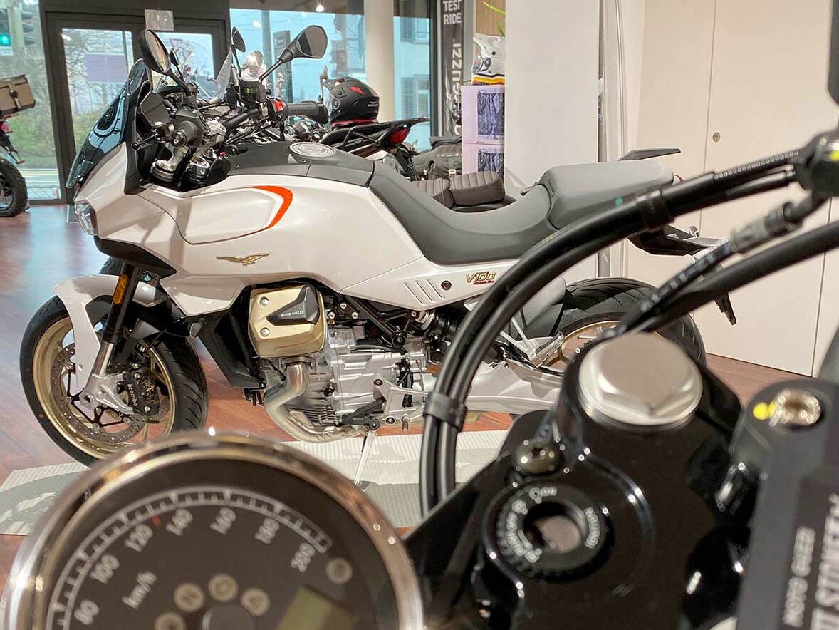 Neu: Moto Guzzi V100 (8)