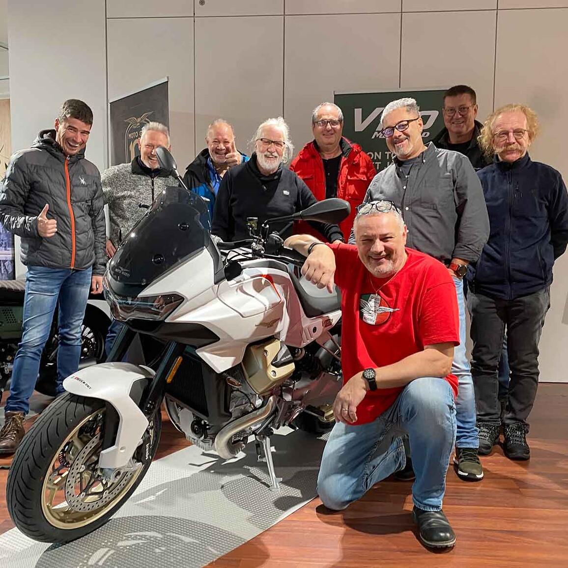 Die neue Moto Guzzi V100, Guzzisti Montfort