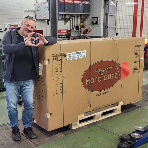 Moto Guzzi V100 Mandello S (1)