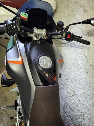 Moto Guzzi V100 Mandello S (3)