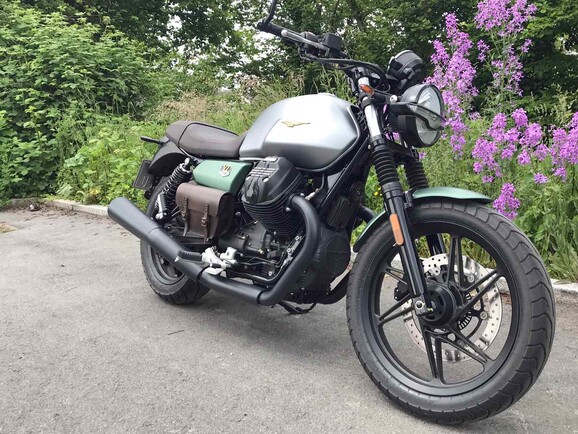Moto Guzzi V7 850 Centenario