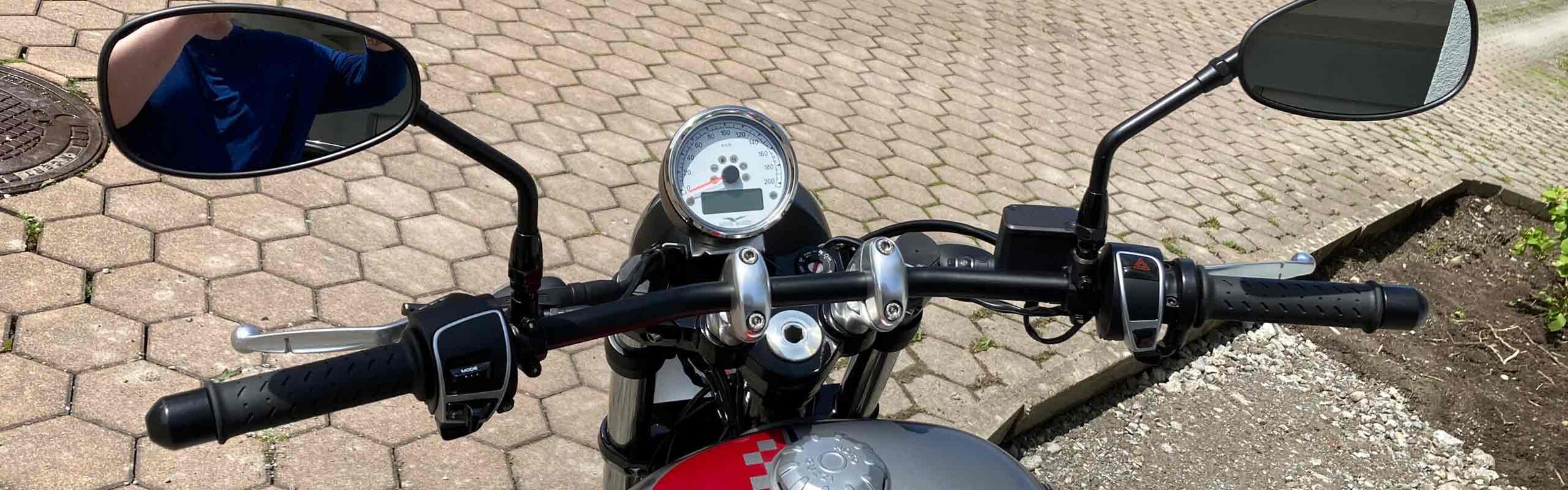 moto-guzzi-v9-bobber, guzzisti montfort