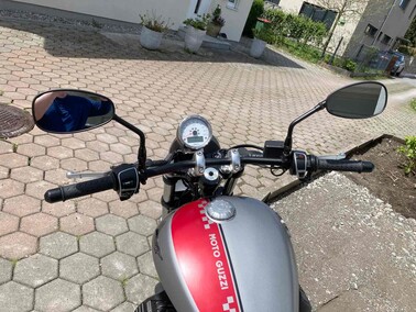 Moto Guzzi V9 Bobber