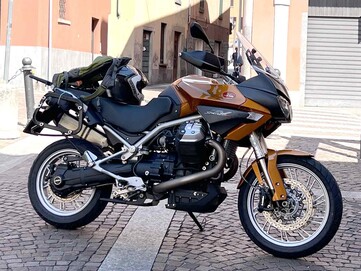 Moto Guzzi Stelvio 1200, Guzzisti Montfort