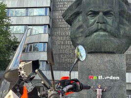 Moto Guzzi Motorradtour Chemnitz, Karl Marx Statue